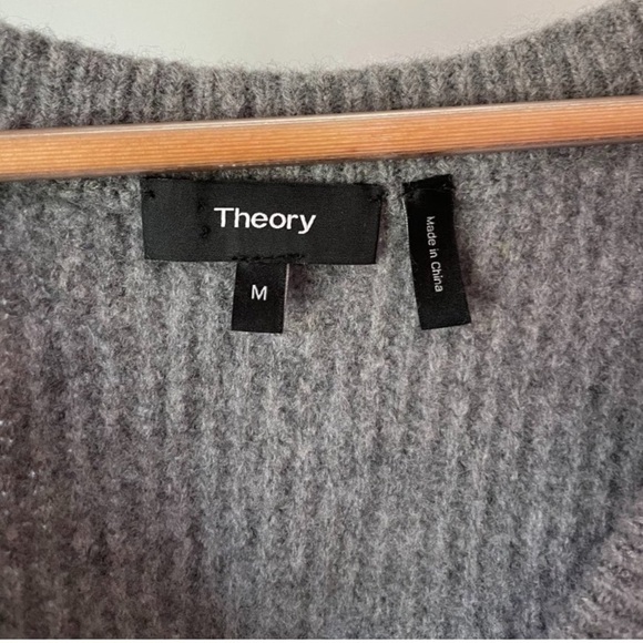 Theory Slouchy V-Neck Paramour Flannel Sweater Size S - Picture 6 of 9